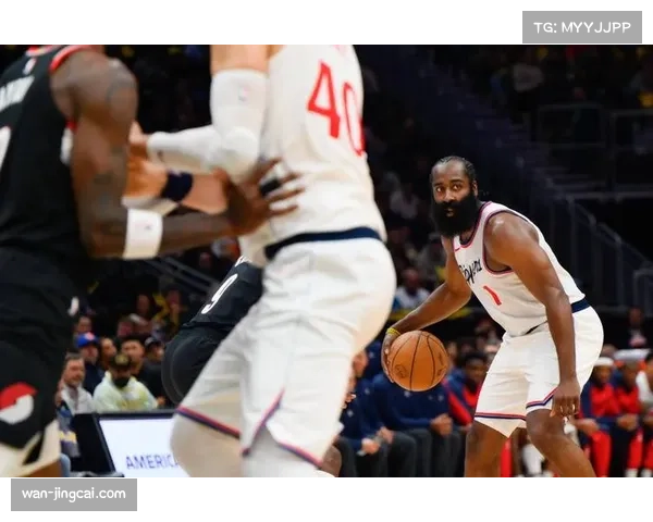 快船三分39中18射落太阳 五外站位破解传统防守体系 快船三分39中18射落太阳 五外站位破解传统防守体系